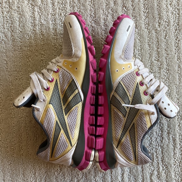 Reebok ZigFly Zignano Athletic Shoes - Picture 7 of 11